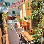 Tatil Evi 5 Terre, Lerici,la Casetta Di Ginevra Romito Magra
